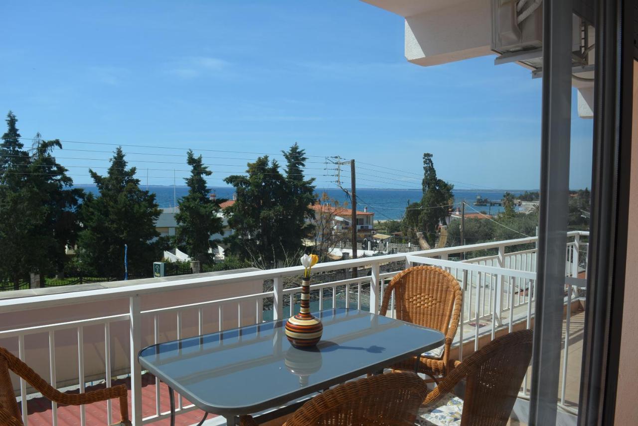 Panos Apartments Gerakini Bagian luar foto