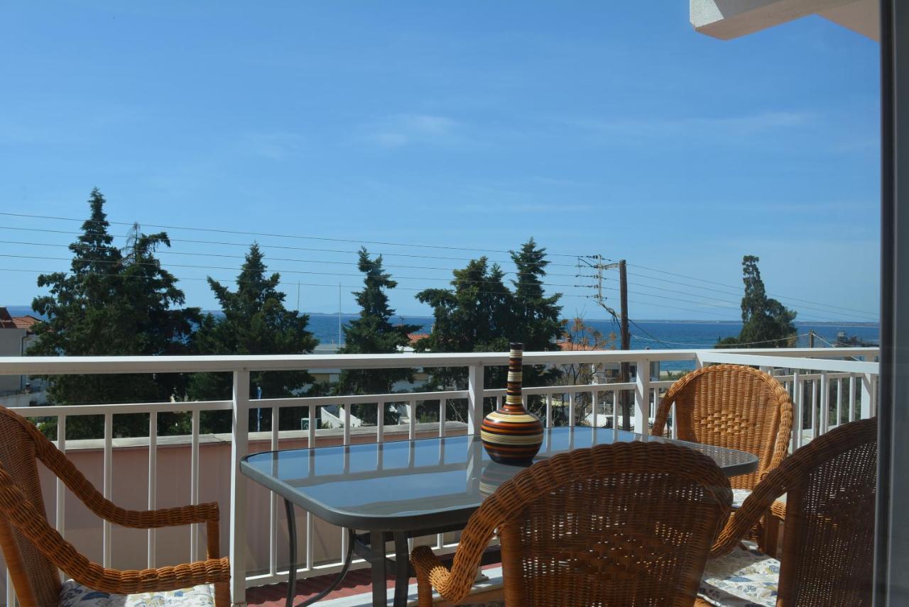 Panos Apartments Gerakini Bagian luar foto